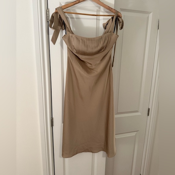 Champagne Dress - Lavish Alice (size 8) - Picture 4 of 6